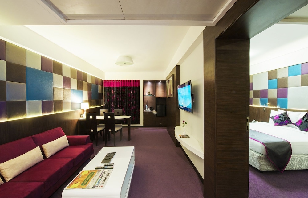 Effotel By Sayaji Indore 42/68