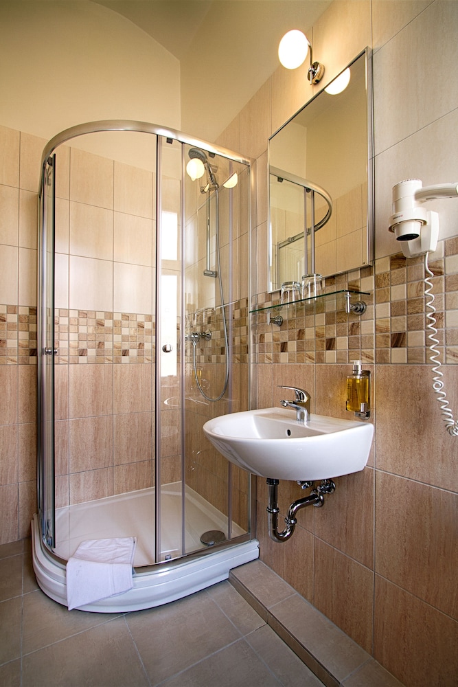 Taurus Hotel Prague 63/65