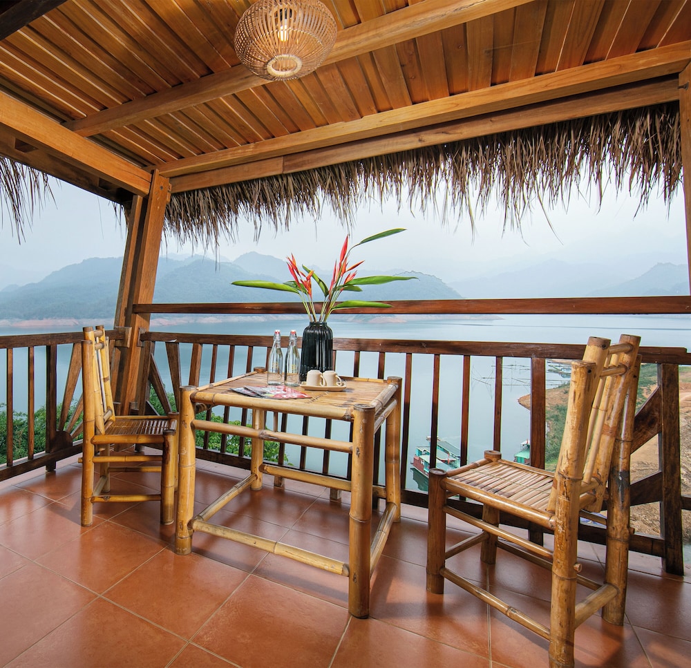 Mai Chau Hideaway Lake Resort 53/72