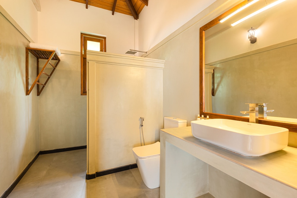 Serenity Boutique Unawatuna 48/50