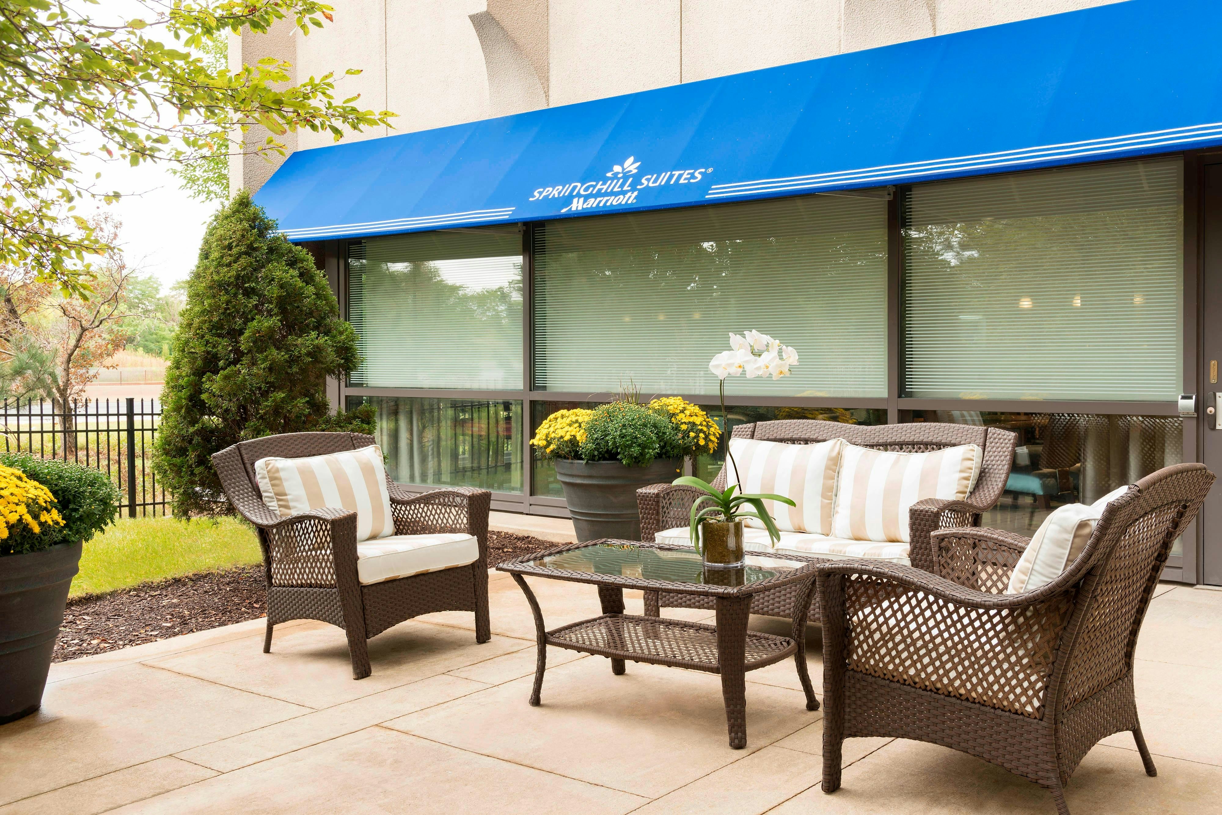 Springhill Suites Chicago Ohare By Marriott 12/33