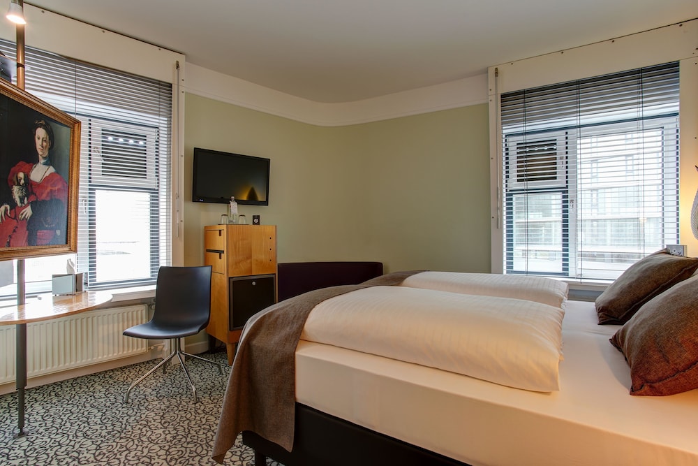Premier Inn Cologne City Centre hotel 14/50
