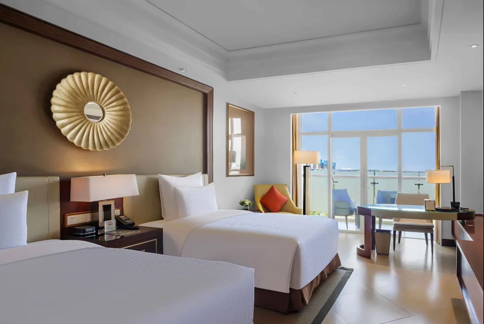 EXECUTIVE, TWIN BEDS, RIVER VIEW, BALCONY, LOUNGE ACCESS