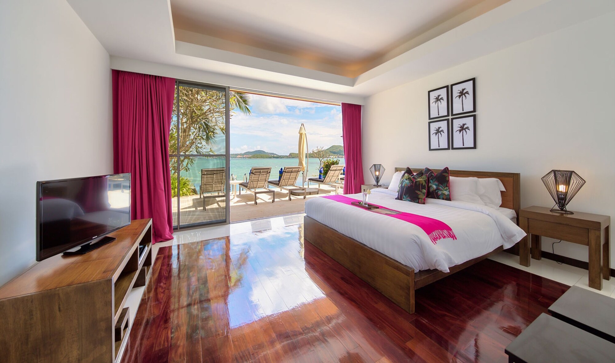 4 BEDROOMS, VILLA