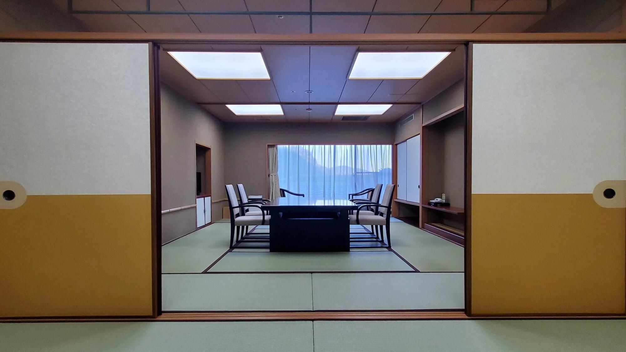 Japanese, West Building, Smoking
