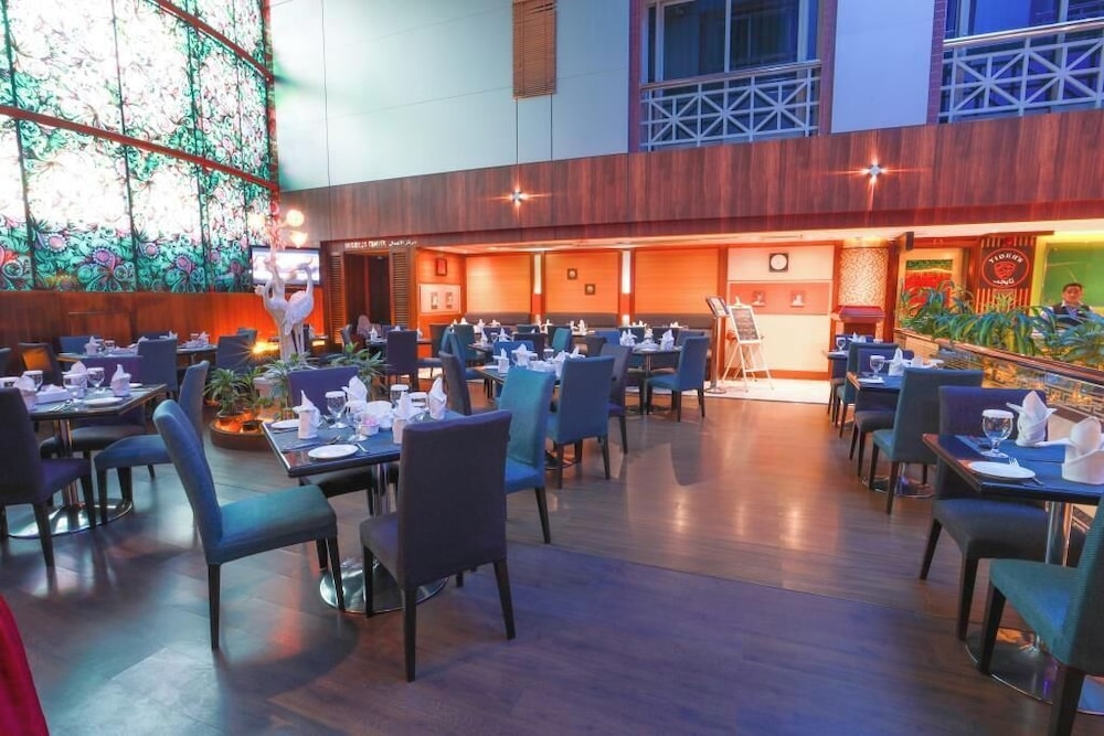 restaurant cafeteria