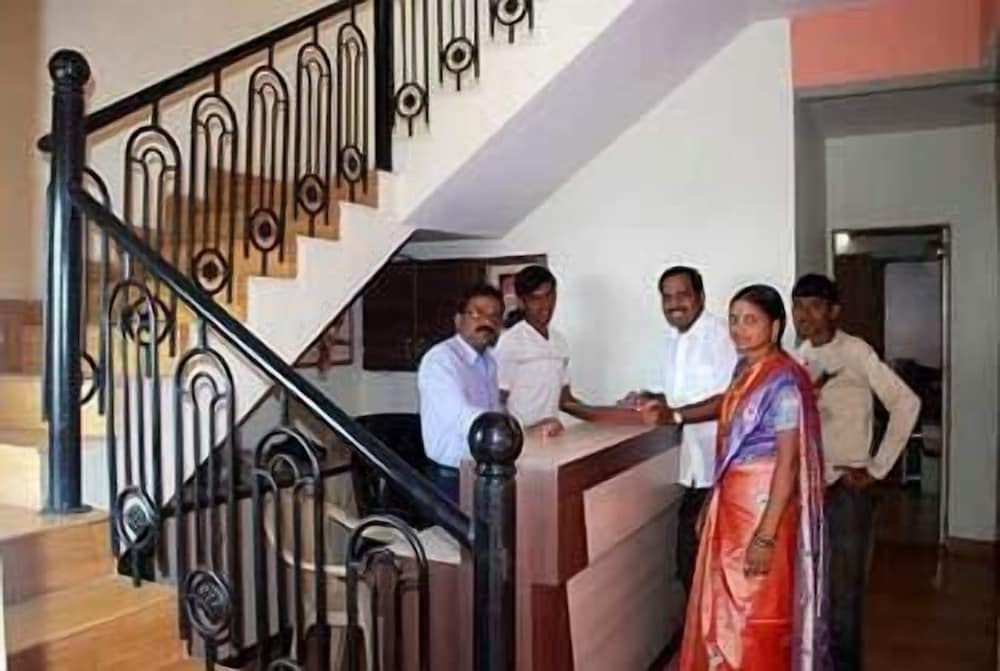 Shanti's Hotel Sonai 3/7