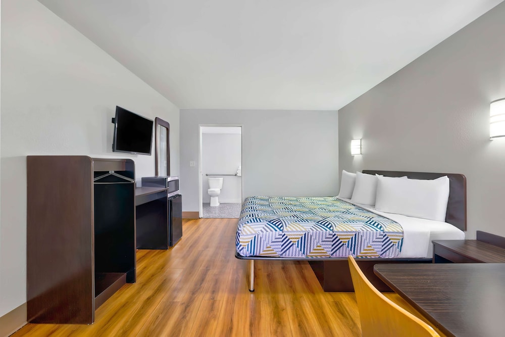 Motel6 Plano, TX - Plano Northeast 16/42