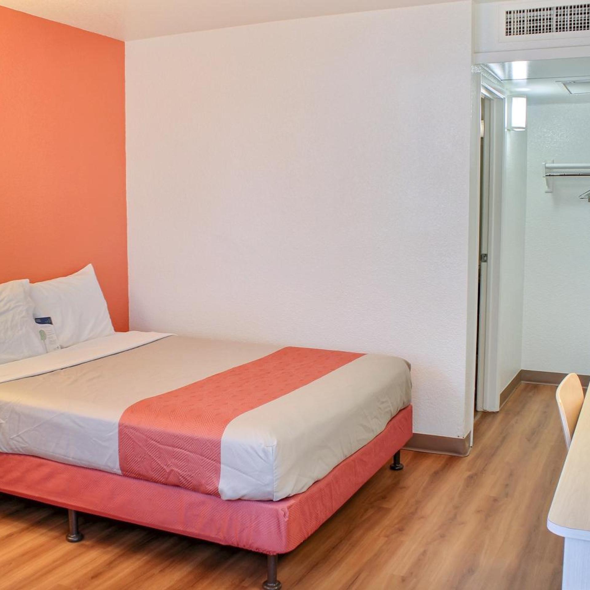 1 Full Bed - ADA/RI Shower/Micfridge