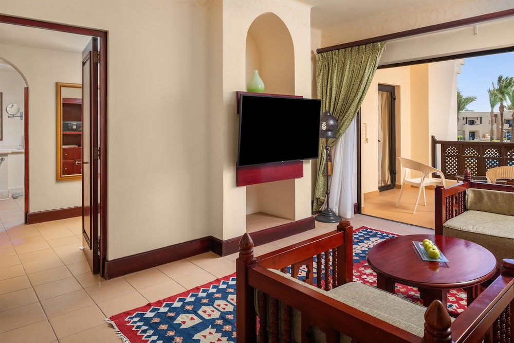 Pickalbatros Oasis Port Ghalib 60/77
