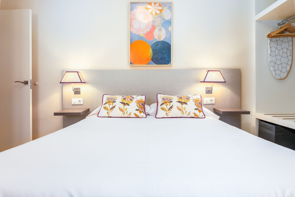 2 BEDROOMS, APARTMENT