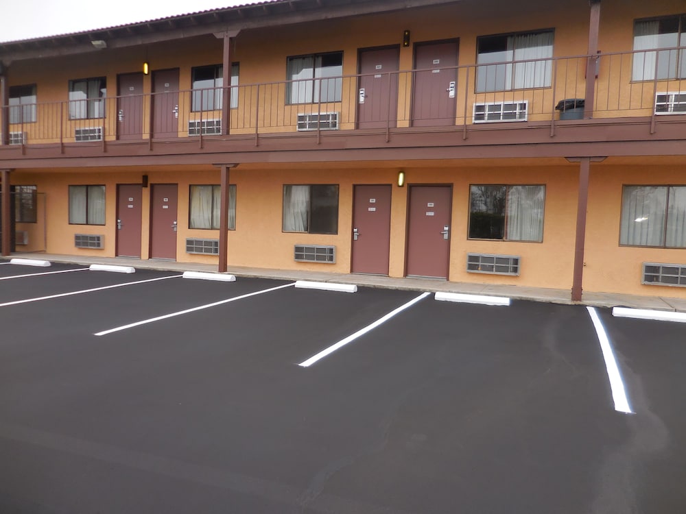 Best Economy Inn n Suites 6/67