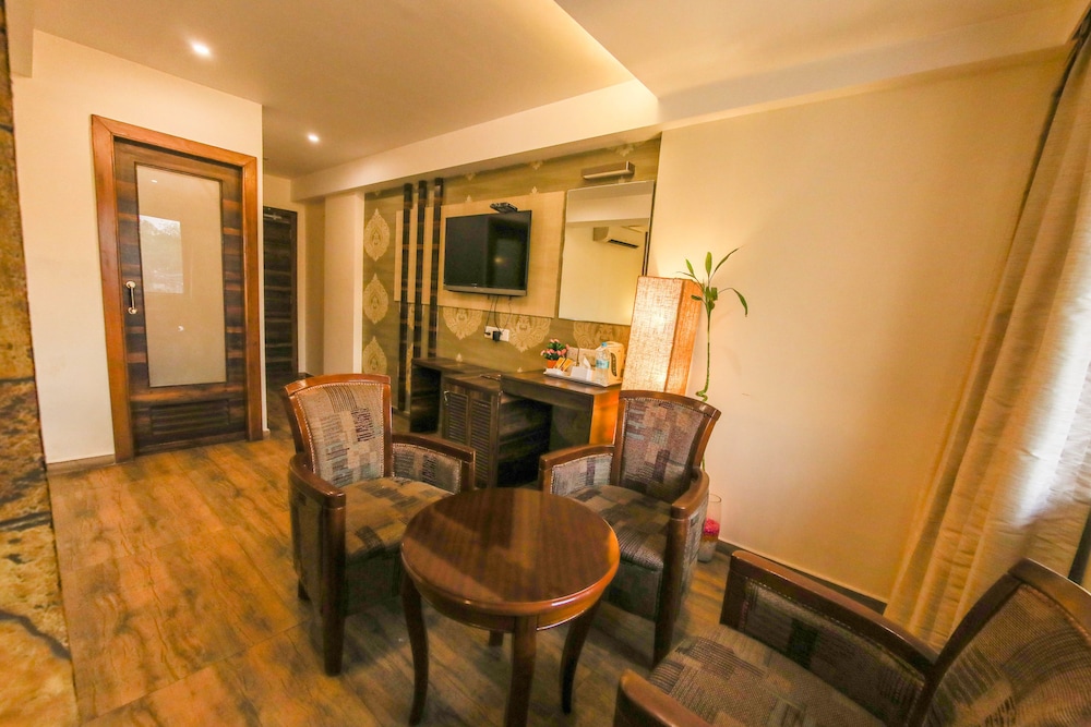 HOTEL MAHARANA INN 29/50