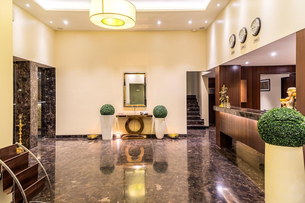 Treebo Grand Emerald Pune 33/50
