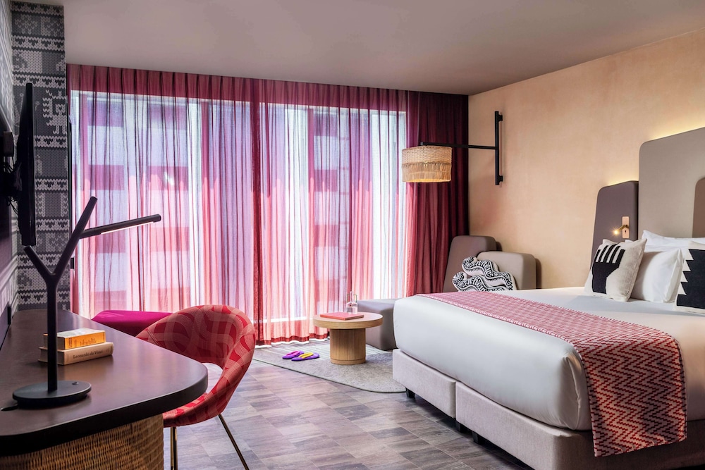 NHOW, STUDIO, WITH EXTRA BED, XL