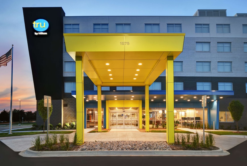Tru By Hilton Troy Detroit 1/52
