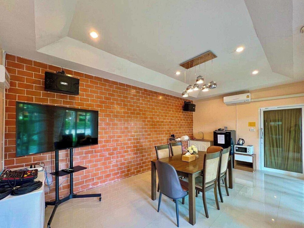 Baan Phing Phu Praew 53/70
