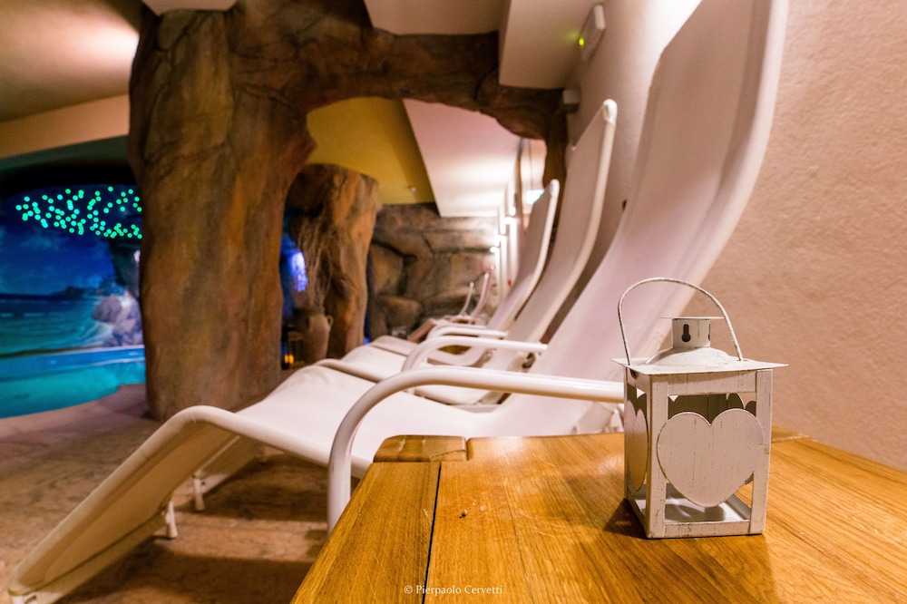 Paradise Hotel and Wellness 30/49