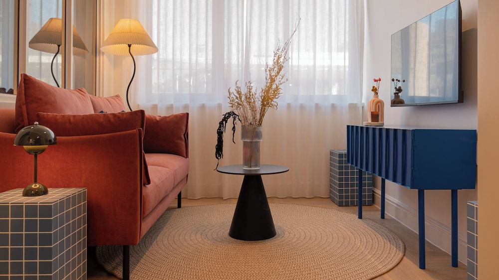 The Trade Boutique Hotel 43/57