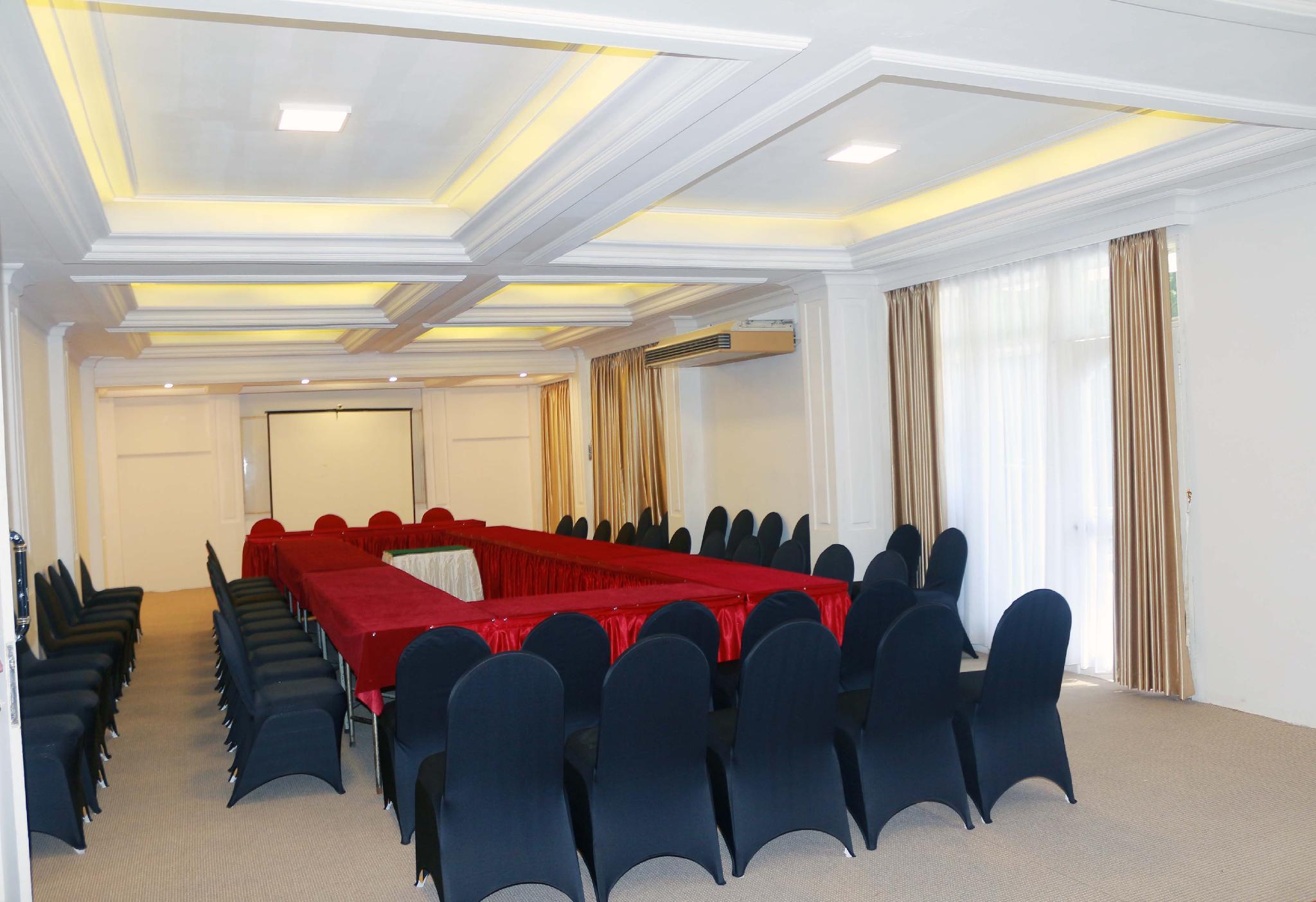 Hotel Pangrango 3 13/18