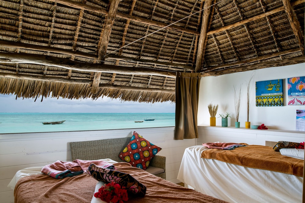 The Loop Beach Resort 35/72