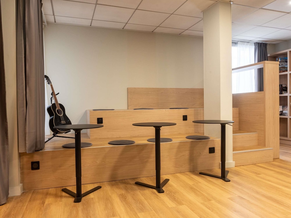 Ibis Lyon Est Bron 40/67