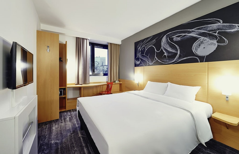 Ibis Yerevan Center 23/67