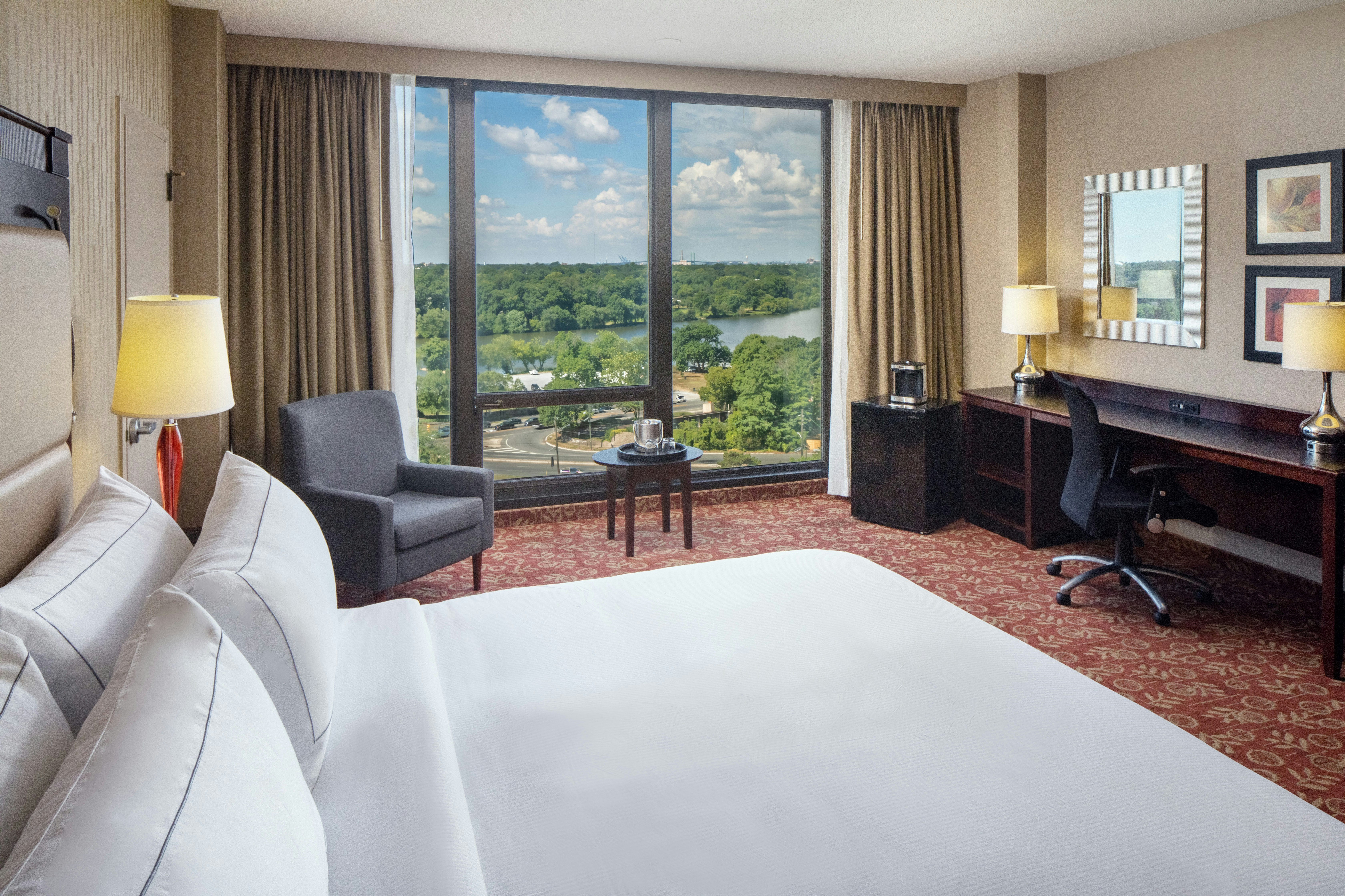 Room, King Bed, with View, Corner