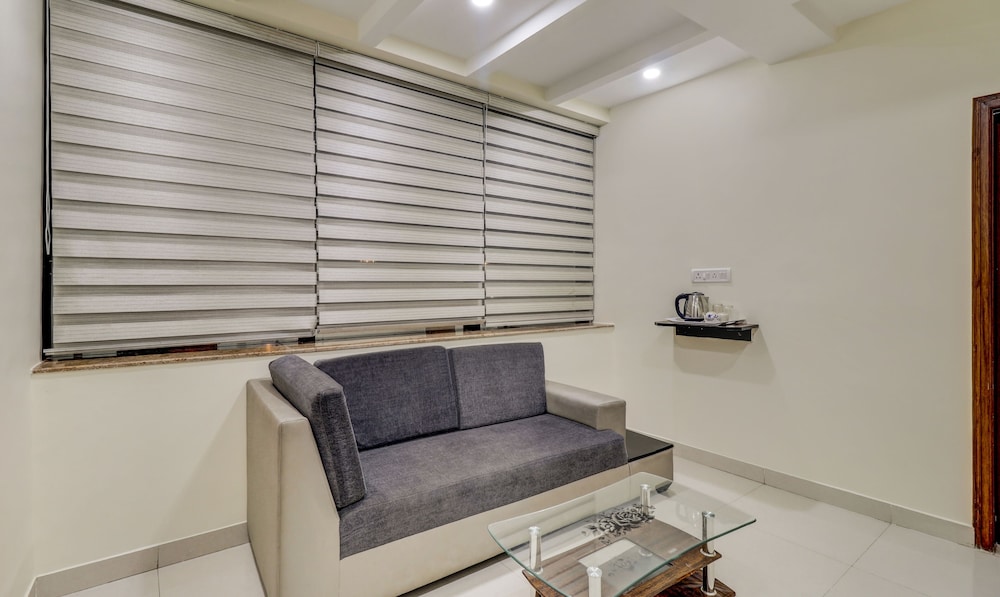 Oyo 11387 Hotel Kozy Rooms 22/22
