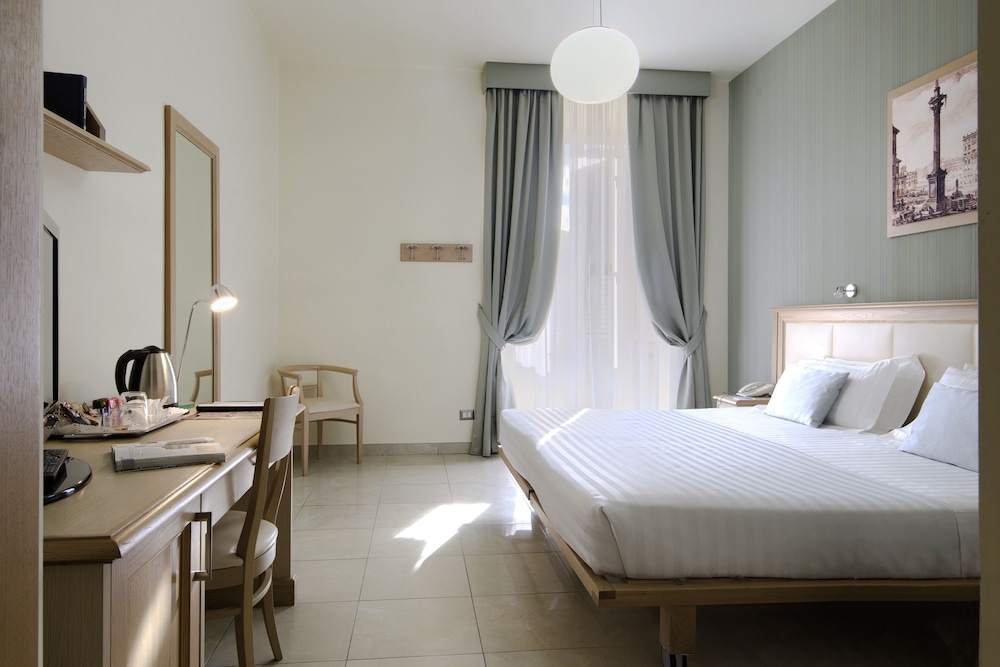 Domus Australia Guest House 8/70