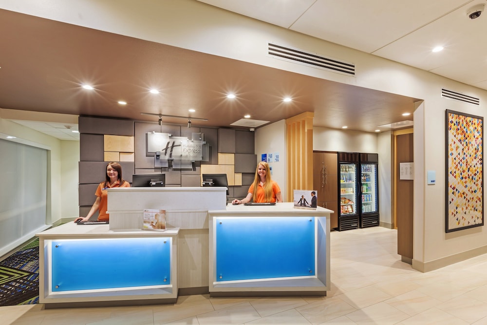 Holiday Inn Express Suites Chanute 6/46