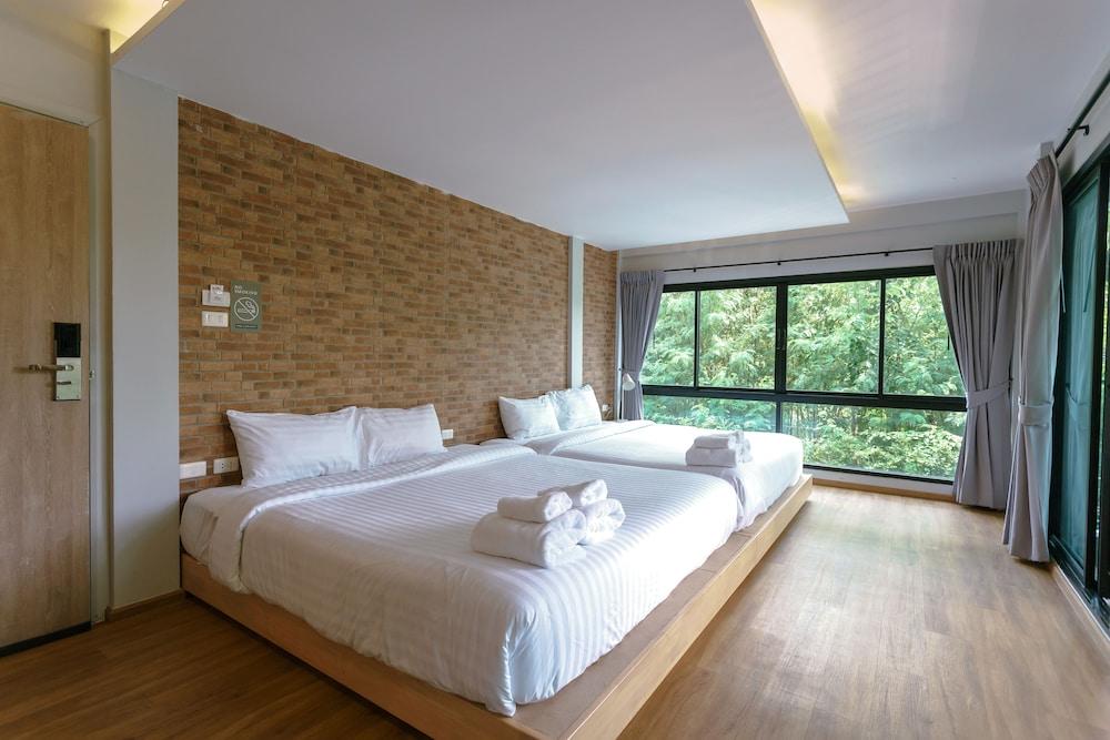 2 Bedrooms, Family, House