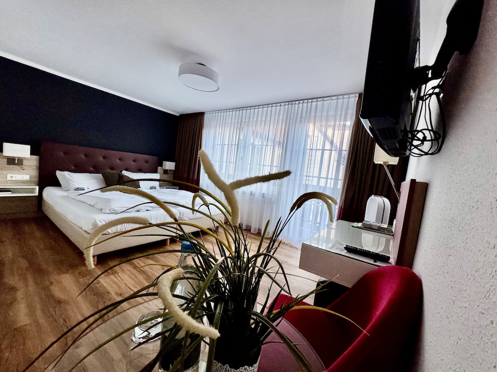 Flair Hotel Vier Jahreszeiten 33/67