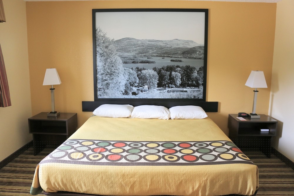 Super 8 by Wyndham Latham/Albany Airport 12/36