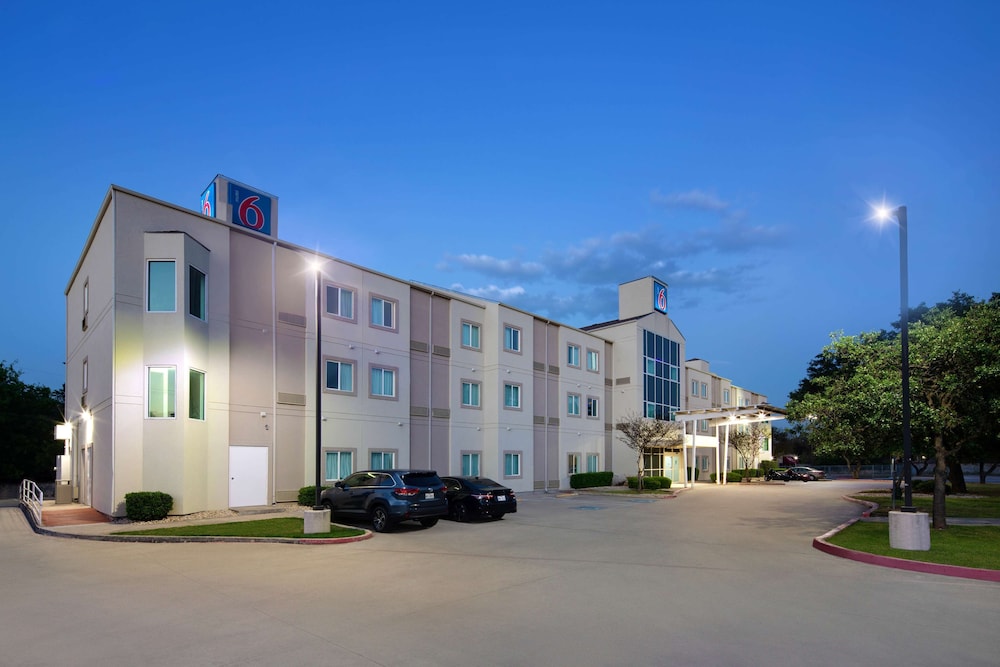 Motel6 San Antonio Tx Airport 51/60