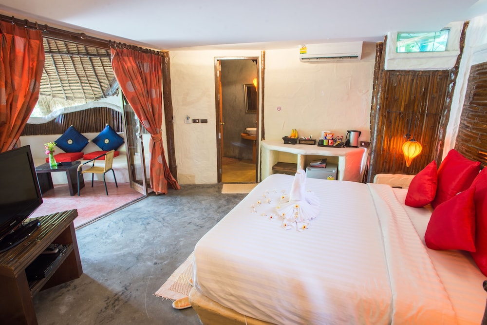 B52 BEACH RESORT 19/60