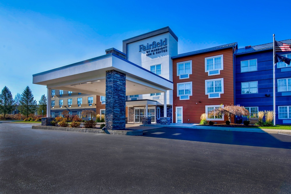 Country Inn and Suites By Carlson, Cortland, NY 42/48