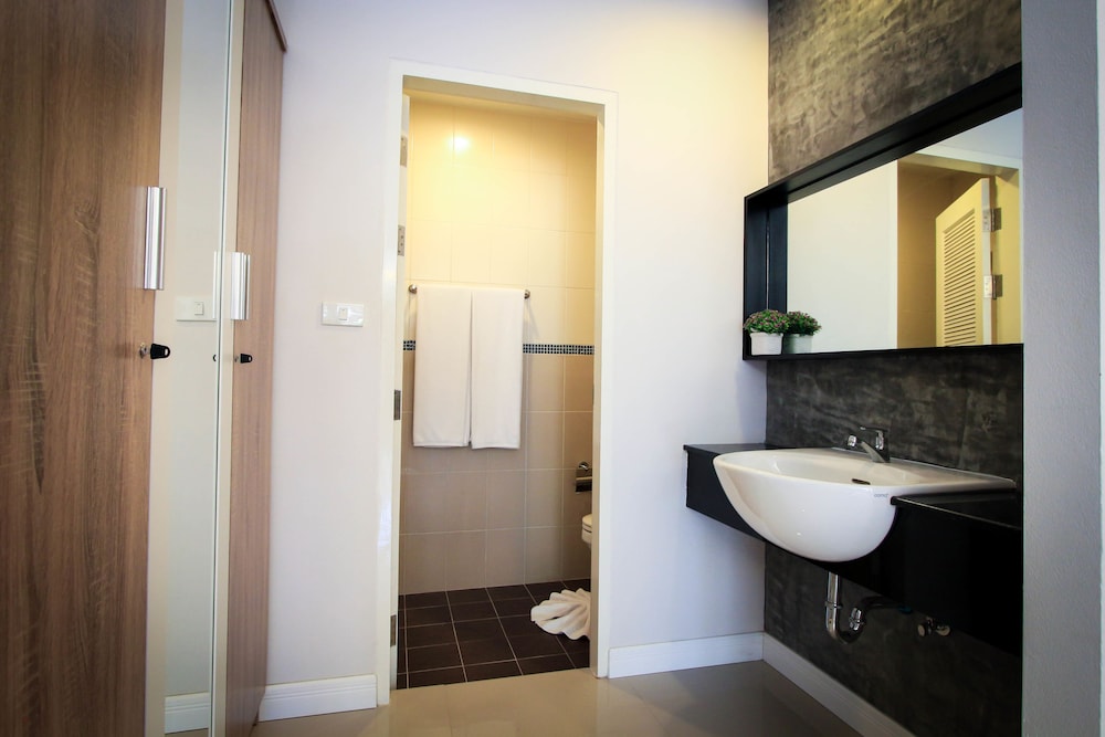 Vipa House Phuket 52/53