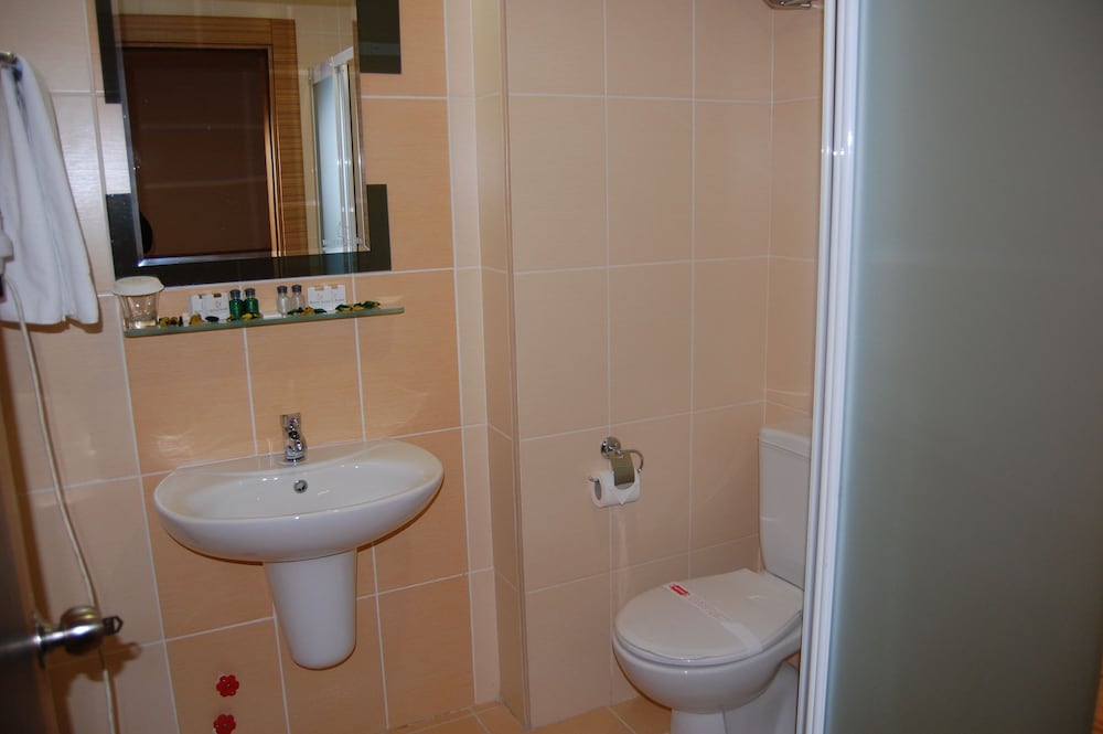 Rabis Hotel 43/45