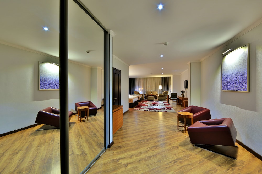 Damas International Hotel 32/48