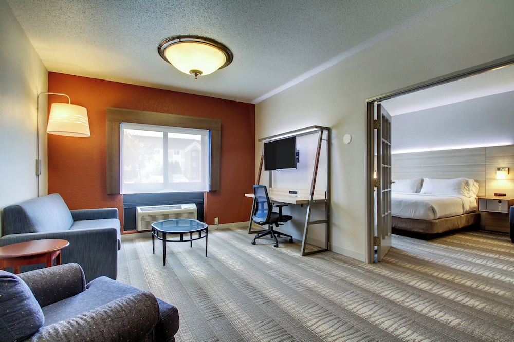 Holiday Inn Express Milwaukee N Brown Deer Mequon 50/67