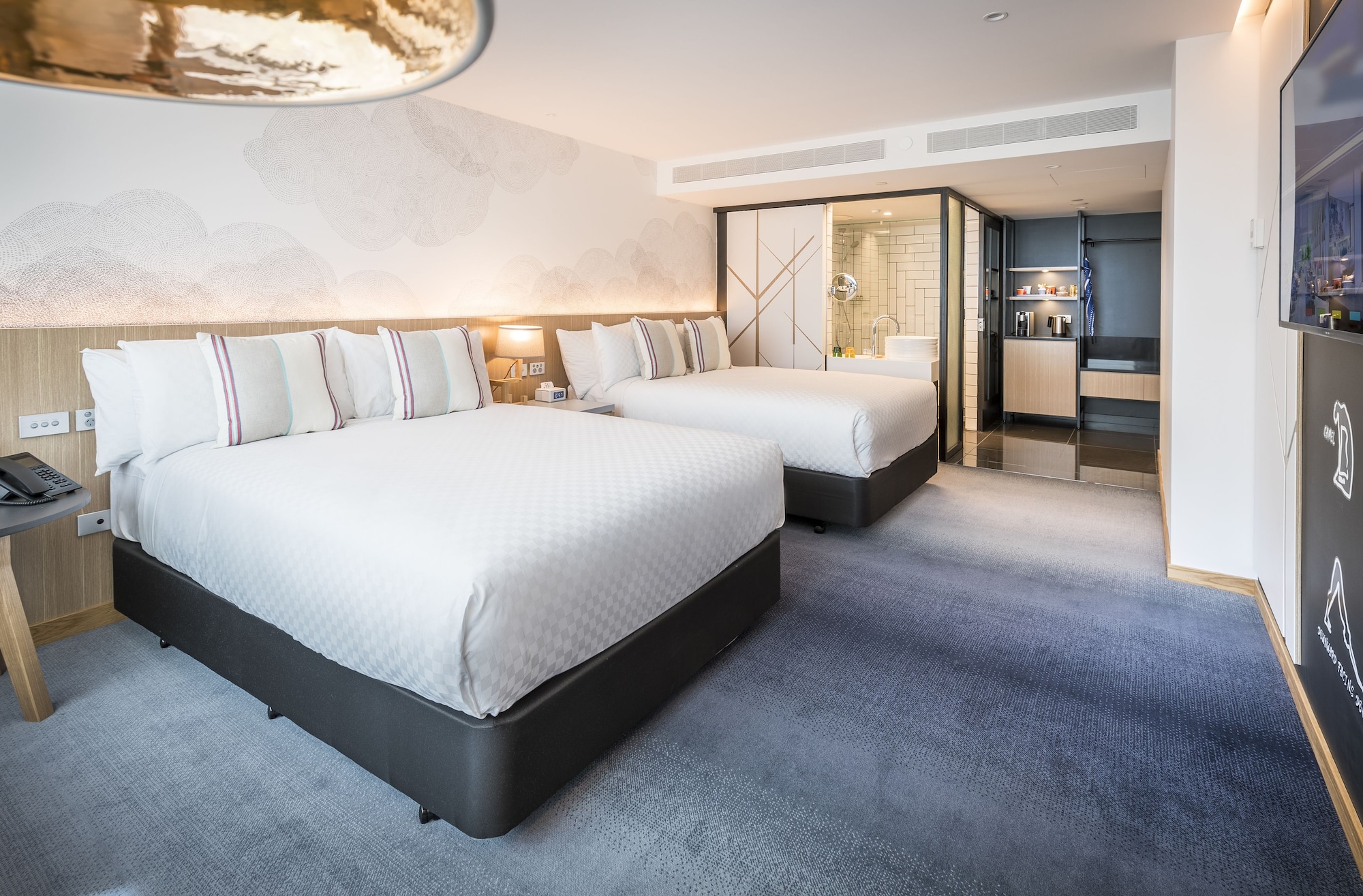Room, 2 Double Beds, Social View