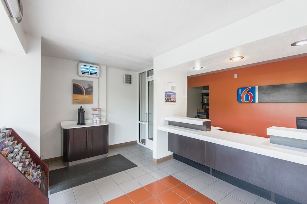 Motel6 Overland Park, KS 6/25