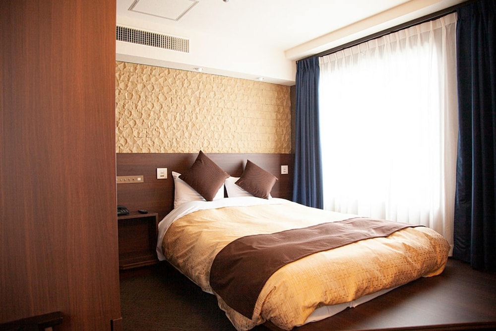 Sun Okinawa Hotel 10/50