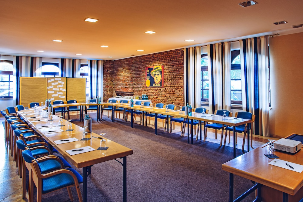 Der Lippische Hof Hotel 33/42