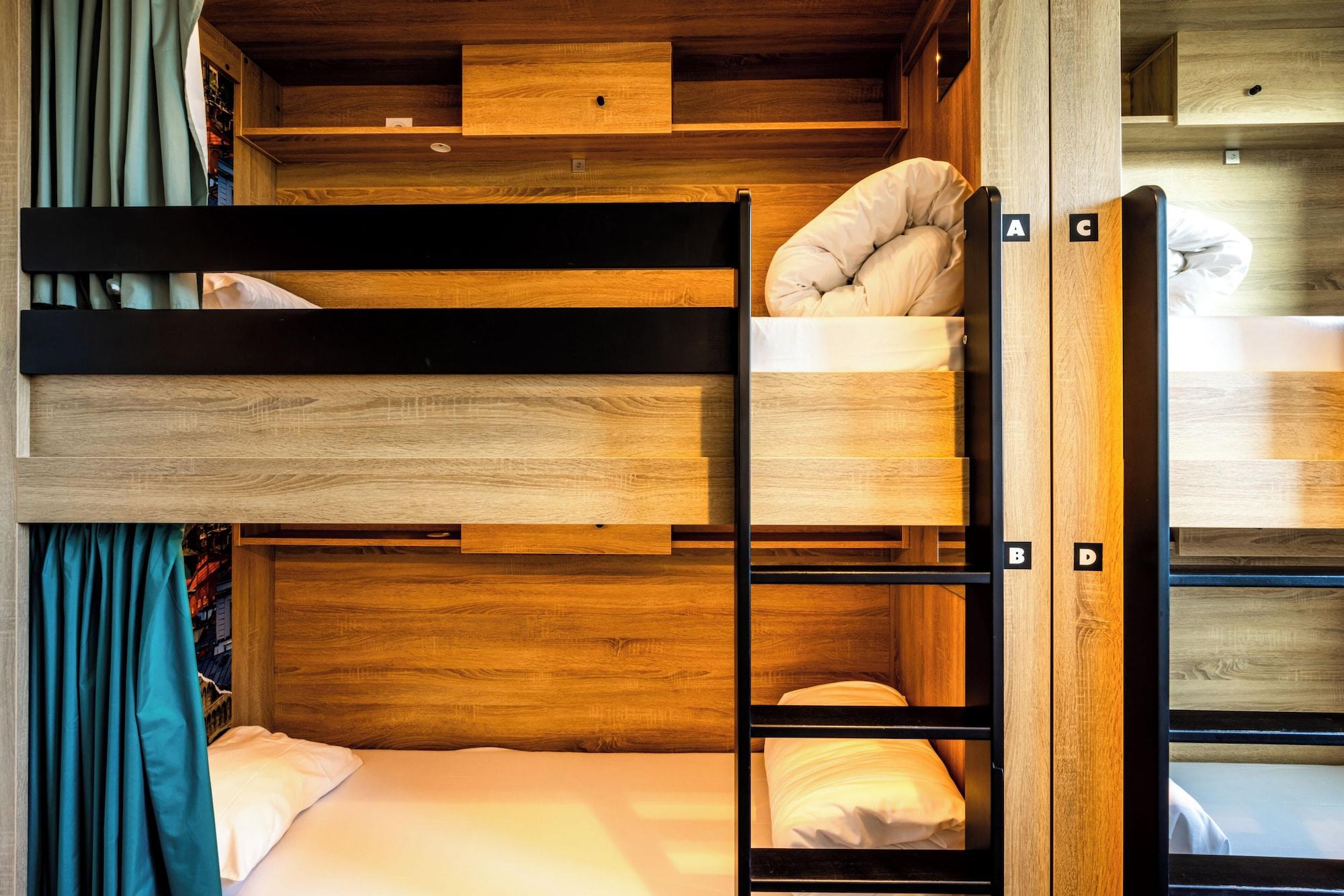 Private, Mixed Dorm, 4 People, Private Bathroom