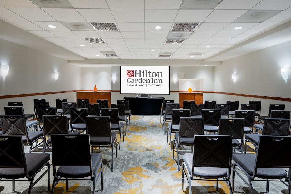 Hilton Garden Inn Tysons Corner 46/48