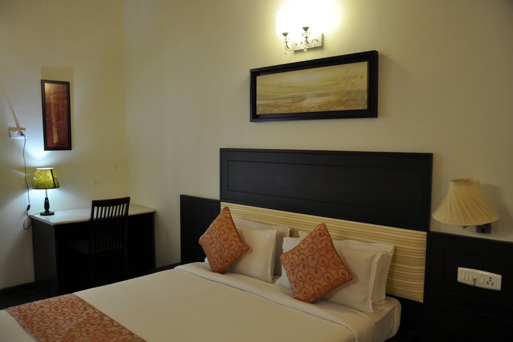 Sabol Holiday Resorts 15/30