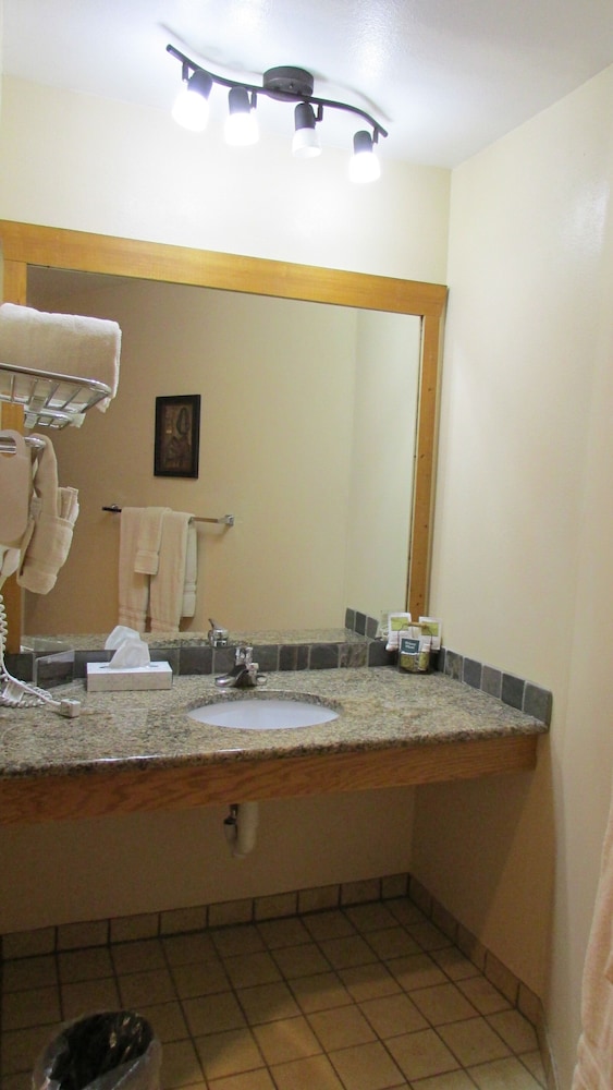 Spearfish Canyon Lodge 75/75