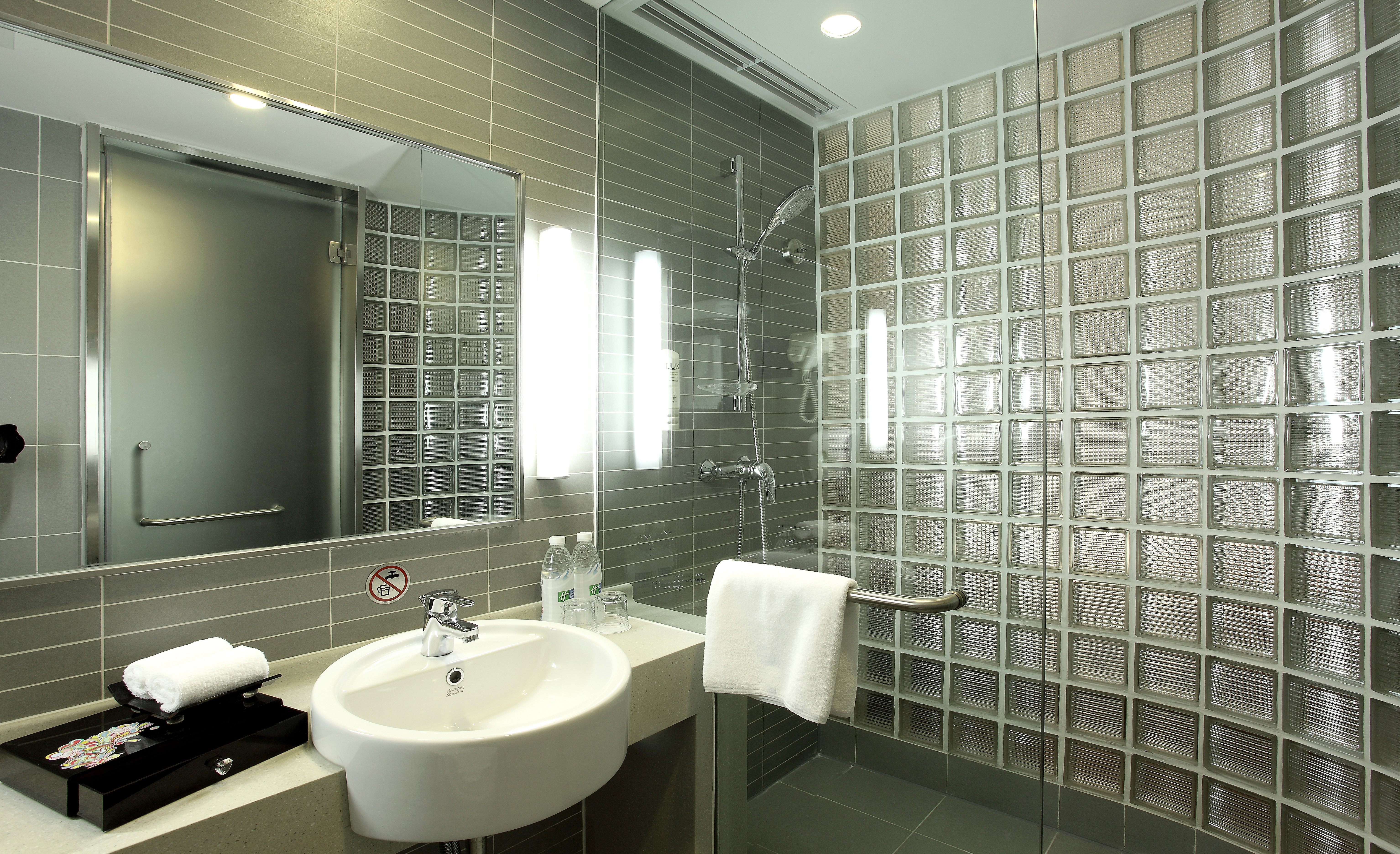 HOLIDAY INN EXPRESS CHENGDU WUHOU 47/48